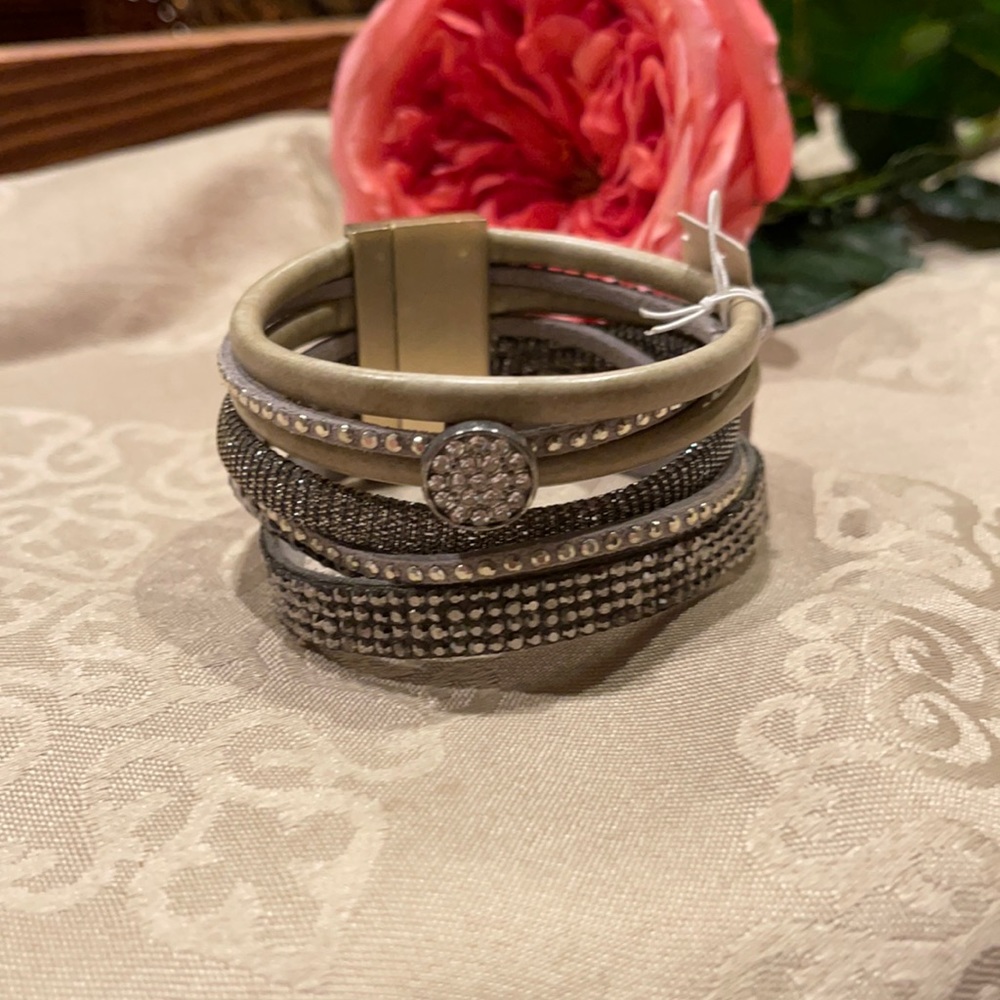 Magnetic rhinestone bracelet